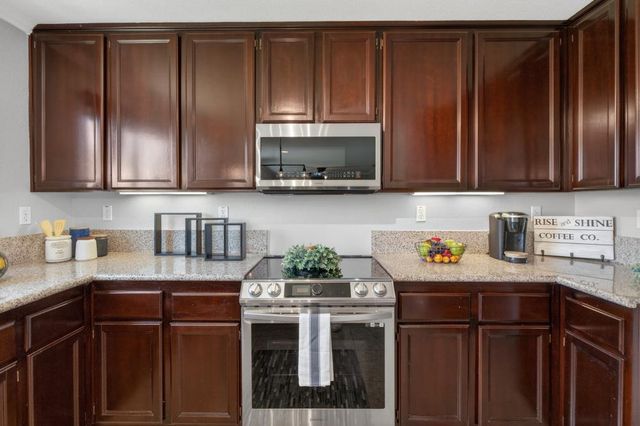 9285 Sierra River Dr, Elk Grove, CA 95624