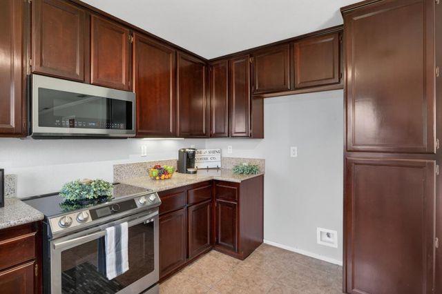 9285 Sierra River Dr, Elk Grove, CA 95624