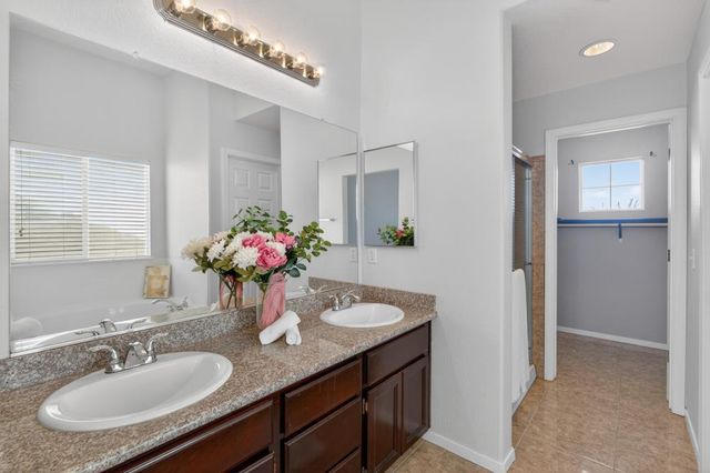 9285 Sierra River Dr, Elk Grove, CA 95624