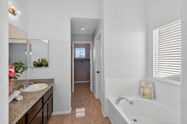 9285 Sierra River Dr, Elk Grove, CA 95624