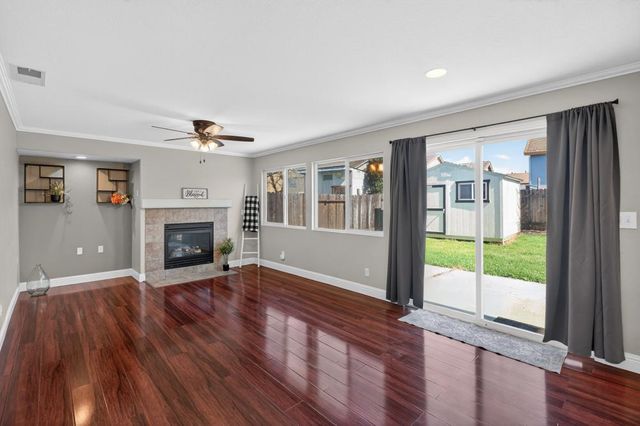 9285 Sierra River Dr, Elk Grove, CA 95624