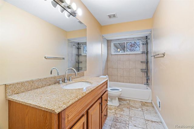 37258 Carpathia Blve Boulevard, Sterling Heights, MI 48310