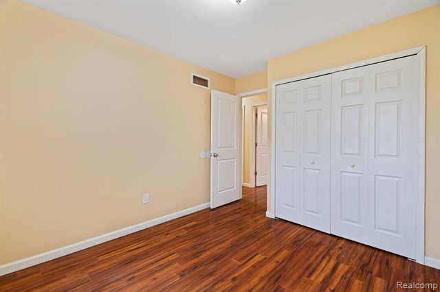 37258 Carpathia Blve Boulevard, Sterling Heights, MI 48310