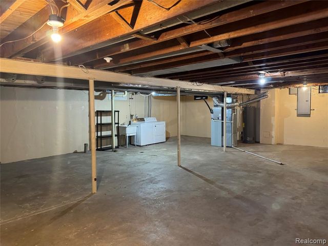 37258 Carpathia Blve Boulevard, Sterling Heights, MI 48310