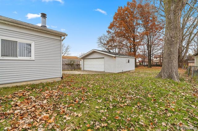 37258 Carpathia Blve Boulevard, Sterling Heights, MI 48310