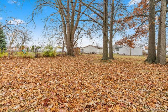 37258 Carpathia Blve Boulevard, Sterling Heights, MI 48310