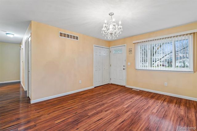 37258 Carpathia Blve Boulevard, Sterling Heights, MI 48310