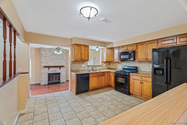 37258 Carpathia Blve Boulevard, Sterling Heights, MI 48310
