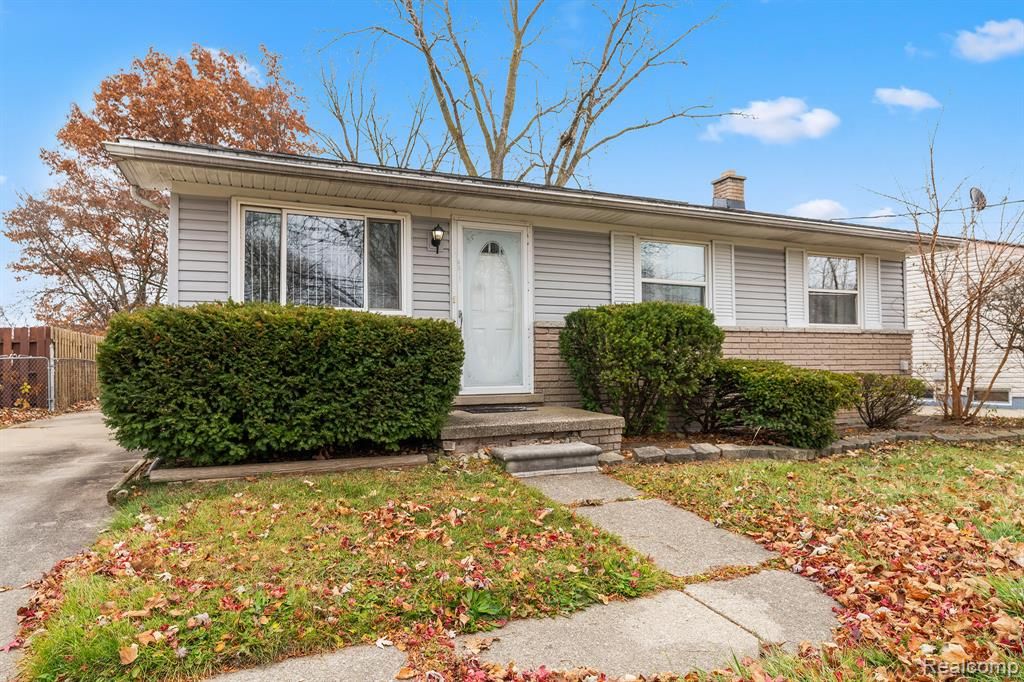 37258 Carpathia Blve Boulevard, Sterling Heights, MI 48310