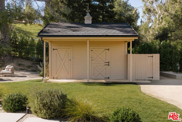5287 Round Meadow Road, Hidden Hills, CA 91302