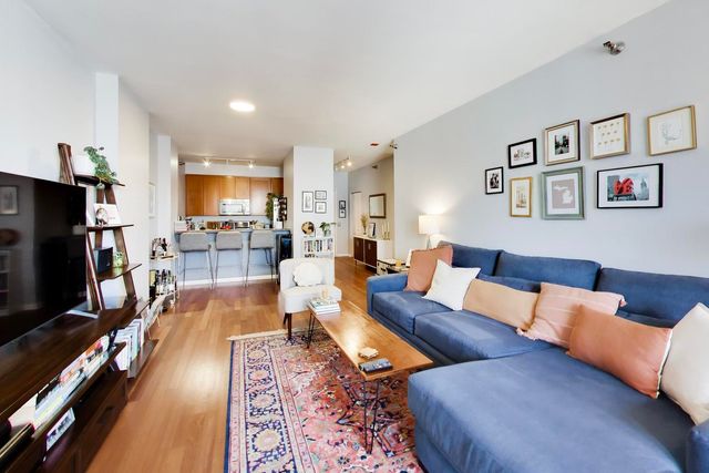 330 N Jefferson Street 802, Chicago, IL 60661