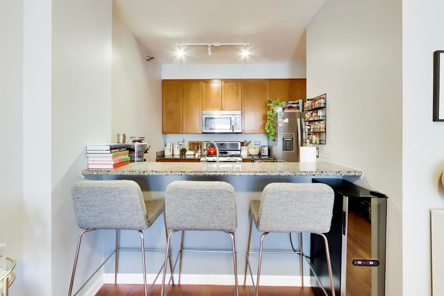 330 N Jefferson Street 802, Chicago, IL 60661