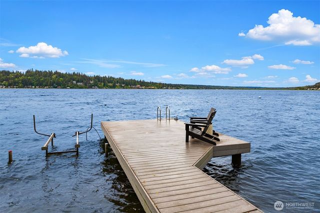 2033 E Lake Sammamish Parkway NE, Sammamish, WA 98074