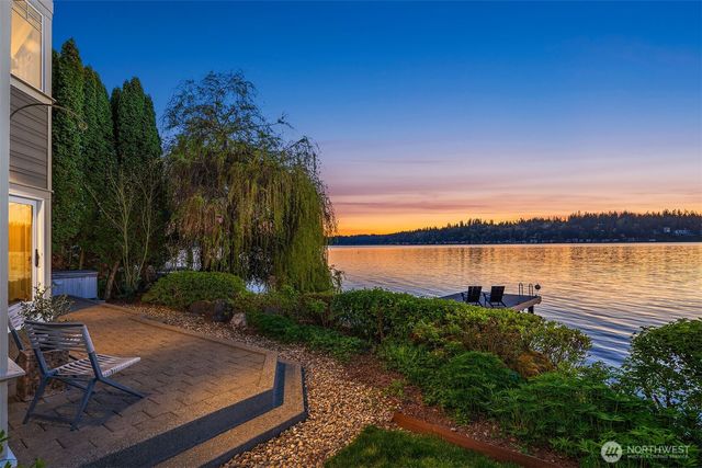 2033 E Lake Sammamish Parkway NE, Sammamish, WA 98074
