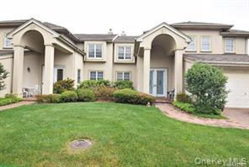 262 Altessa Boulevard 262, Melville, NY 11747