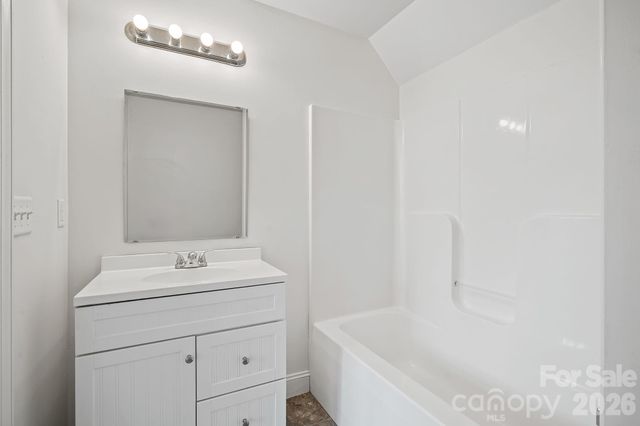 273 Green Acres Lane, Marshall, NC 28753