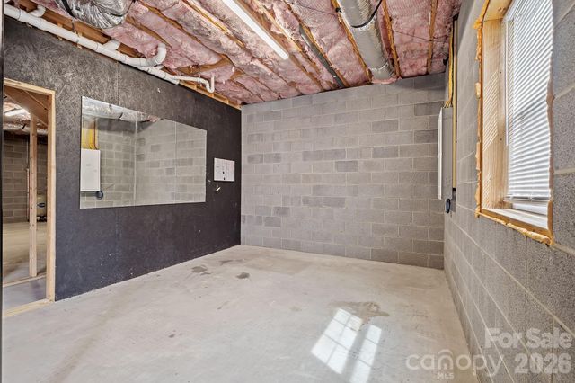 273 Green Acres Lane, Marshall, NC 28753