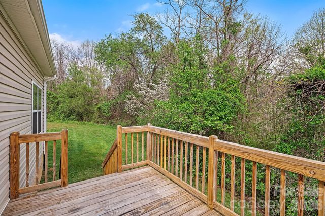 273 Green Acres Lane, Marshall, NC 28753