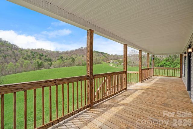 273 Green Acres Lane, Marshall, NC 28753