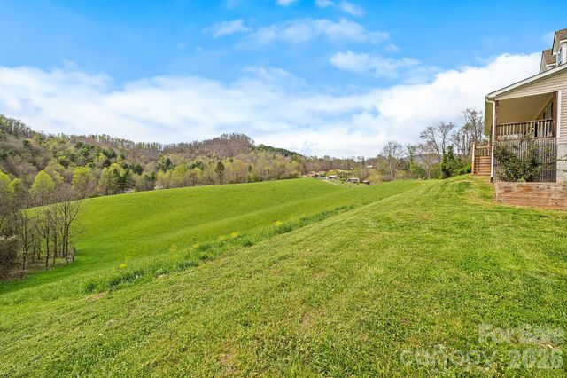 273 Green Acres Lane, Marshall, NC 28753