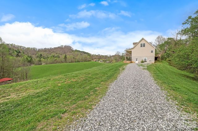 273 Green Acres Lane, Marshall, NC 28753