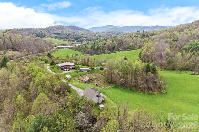 273 Green Acres Lane, Marshall, NC 28753
