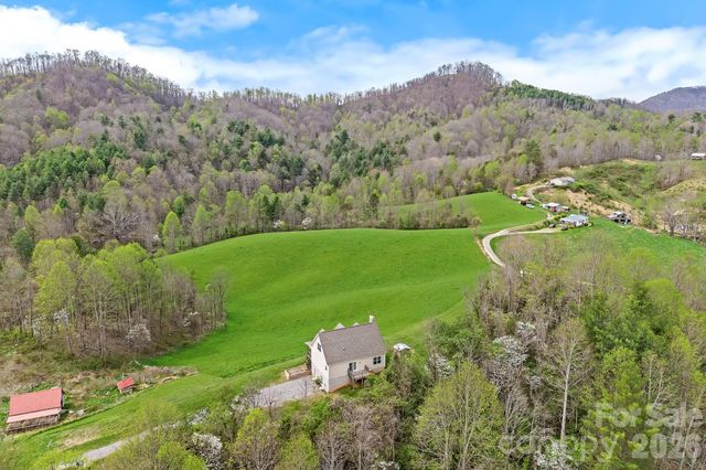273 Green Acres Lane, Marshall, NC 28753
