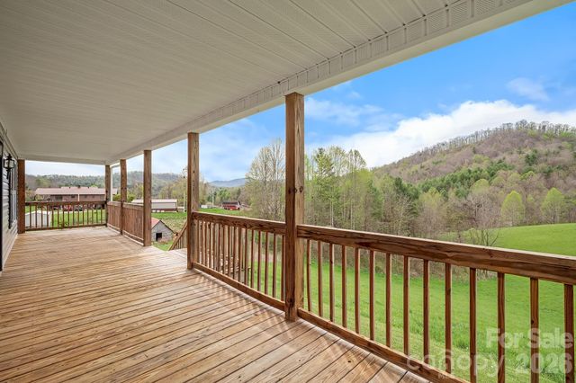 273 Green Acres Lane, Marshall, NC 28753
