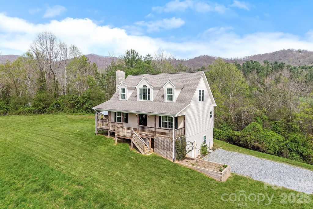 273 Green Acres Lane, Marshall, NC 28753