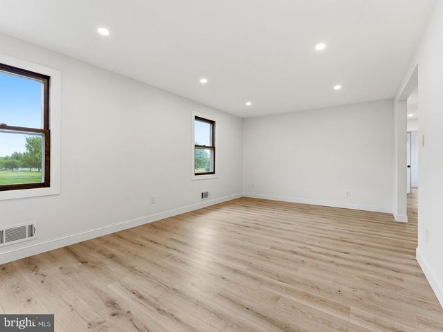 101 HIGHBRIDGE RD, New Egypt, NJ 08533