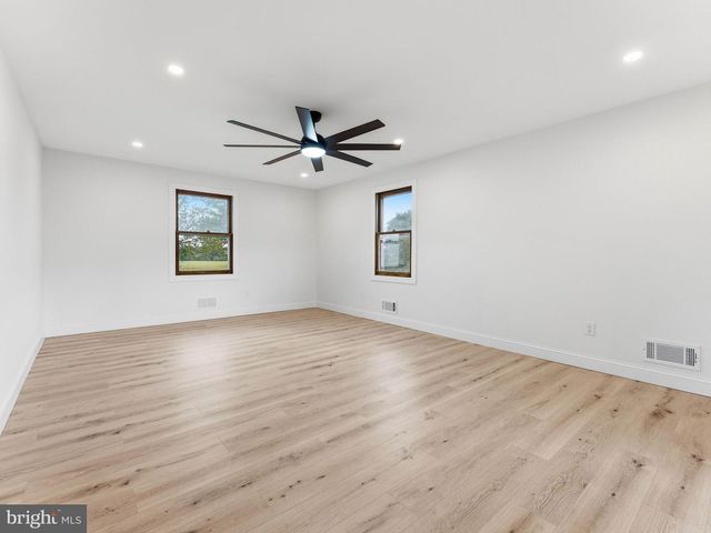 101 HIGHBRIDGE RD, New Egypt, NJ 08533