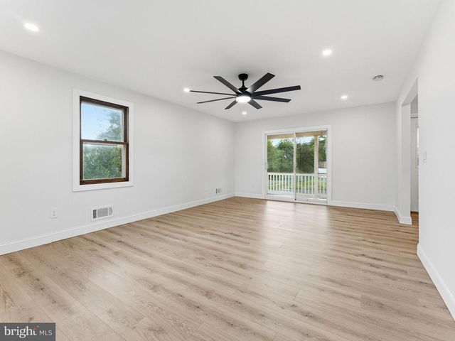 101 HIGHBRIDGE RD, New Egypt, NJ 08533
