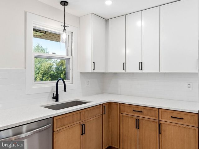 101 HIGHBRIDGE RD, New Egypt, NJ 08533