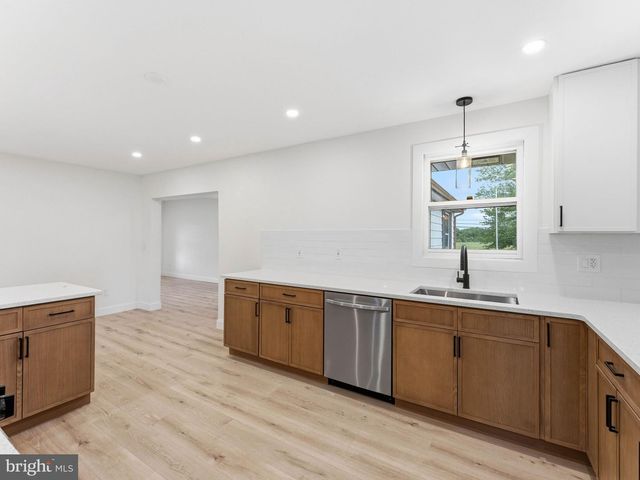 101 HIGHBRIDGE RD, New Egypt, NJ 08533