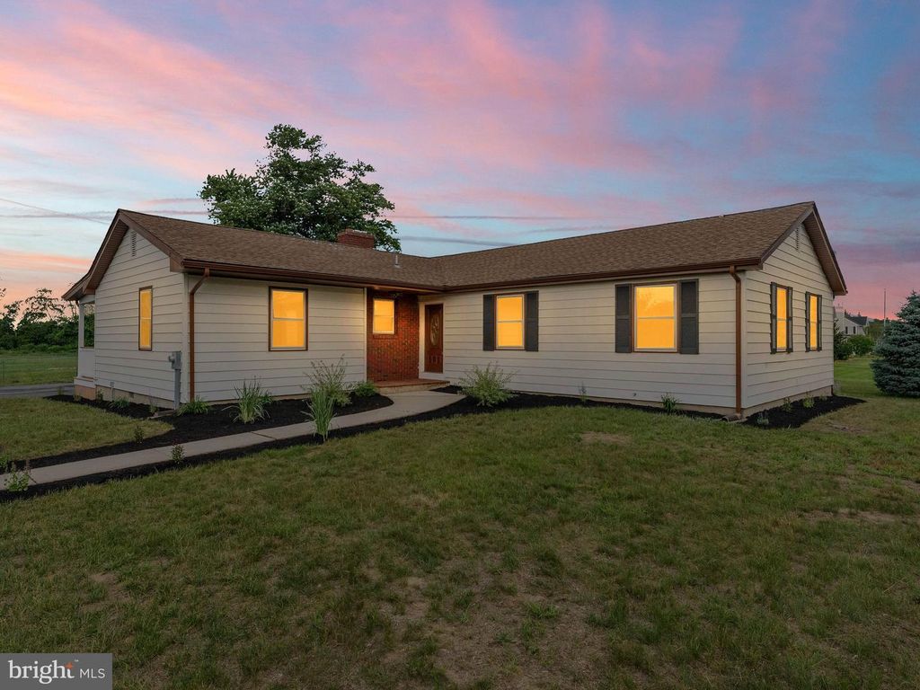 101 HIGHBRIDGE RD, New Egypt, NJ 08533