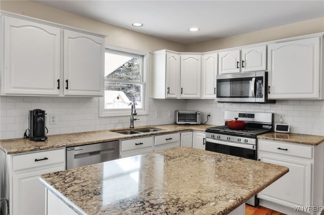 46 Ferndale Drive, Orchard Park, NY 14127