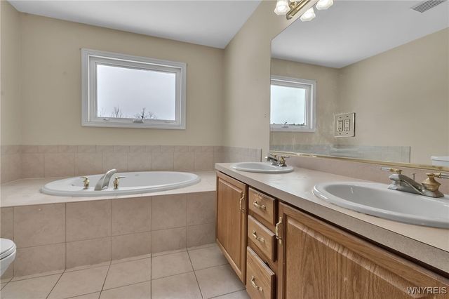 46 Ferndale Drive, Orchard Park, NY 14127