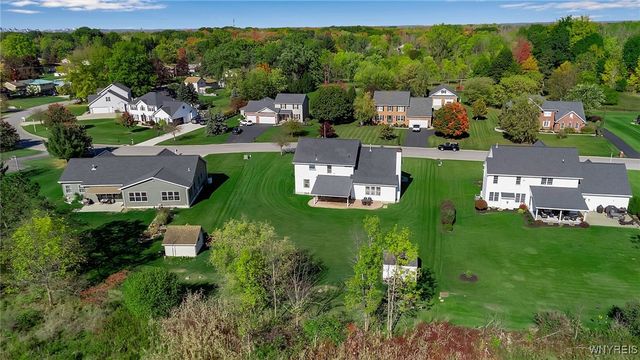 46 Ferndale Drive, Orchard Park, NY 14127