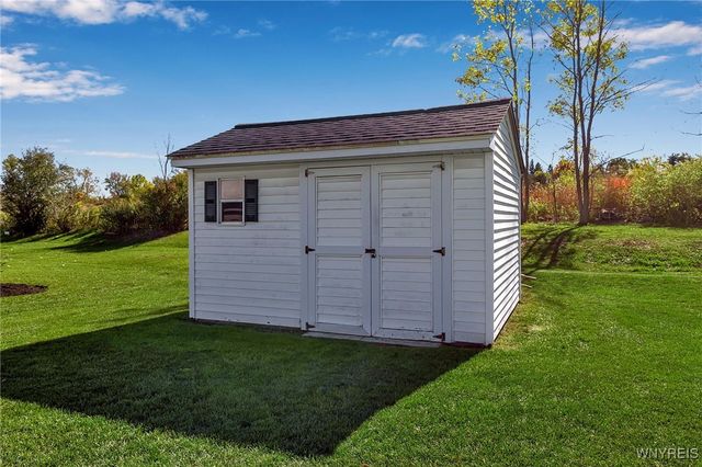 46 Ferndale Drive, Orchard Park, NY 14127