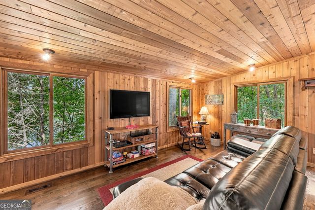 319 Chestatee View Drive, Dawsonville, GA 30534