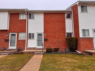 8653 Sterling Street, Center Line, MI 48015