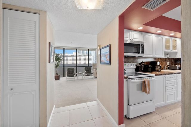 2017 S Ocean Drive PH1, Hallandale Beach, FL 33009