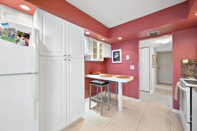 2017 S Ocean Drive PH1, Hallandale Beach, FL 33009