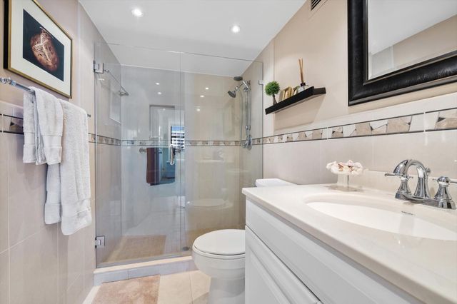 2017 S Ocean Drive PH1, Hallandale Beach, FL 33009