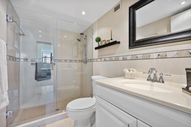 2017 S Ocean Drive PH1, Hallandale Beach, FL 33009