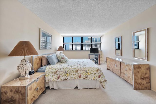 2017 S Ocean Drive PH1, Hallandale Beach, FL 33009