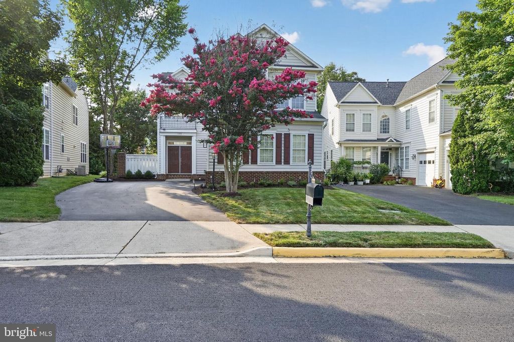 21866 WINDOVER DR, Broadlands, VA 20148