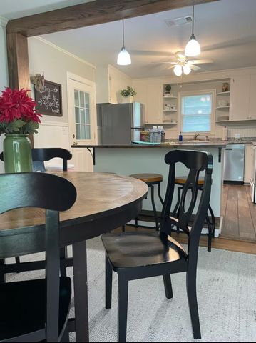 1917 Brooklane Dr., Hattiesburg, MS 39401