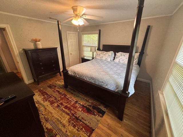 1917 Brooklane Dr., Hattiesburg, MS 39401