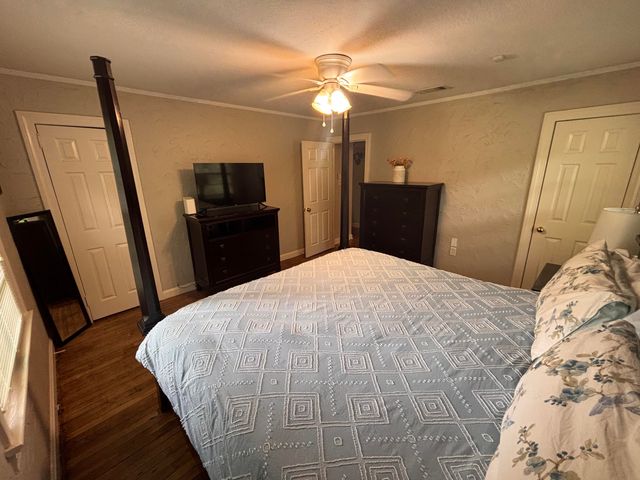 1917 Brooklane Dr., Hattiesburg, MS 39401